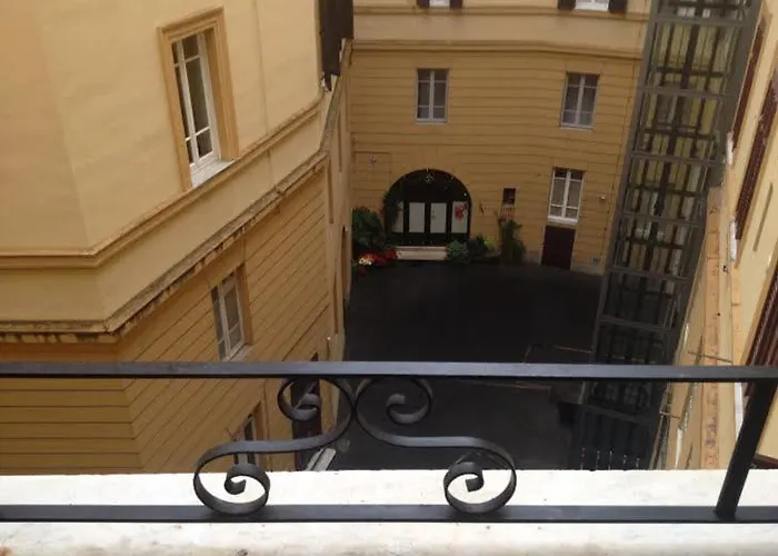 Maison De Marta 4*