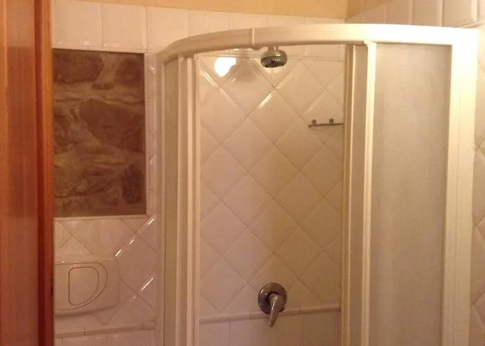 בית הארחה Maison De Marta 4*